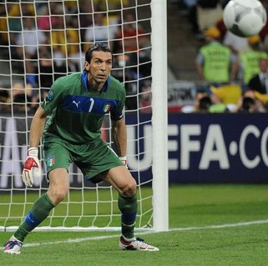Gianluigi_Buffon_Euro_2012_final_01