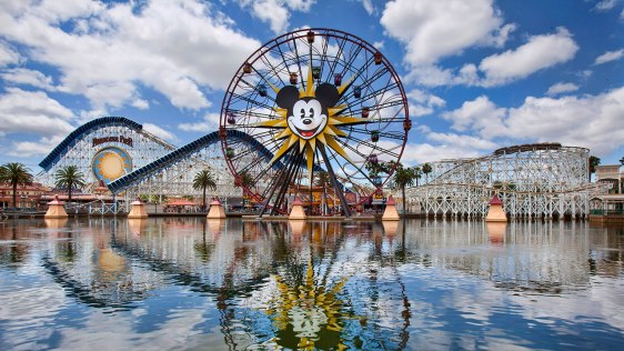 Disneyland-Lake-View